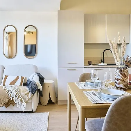L'horloger 6 People - 3 Bedrooms - Lille 13 Min Apartment *