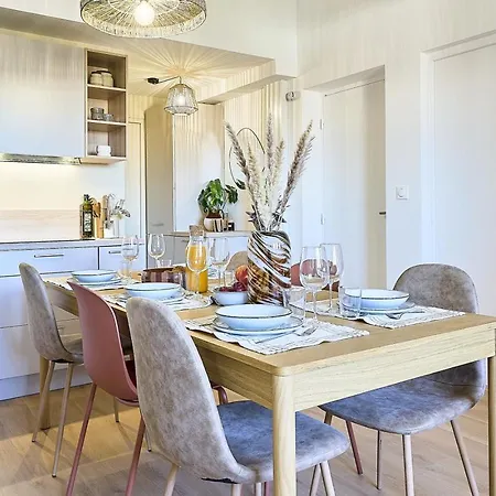 L'horloger 6 People - 3 Bedrooms - Lille 13 Min Apartment