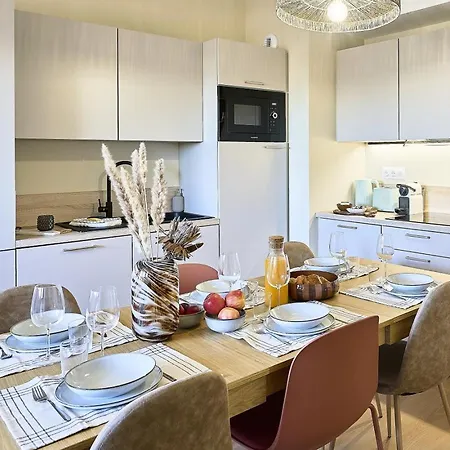 L'horloger 6 People - 3 Bedrooms - Lille 13 Min Apartment *