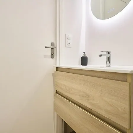 L'horloger 6 People - 3 Bedrooms - Lille 13 Min Apartment